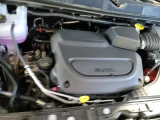 ✅ 2026 Chrysler Pacifica Select • VIN: 2C4RC1BG9TR189000 • Lot: 91823655. Wystawiony na Copart z przebiegiem 2 207 mil. Bezpłatny archiwum sprzedaży aukcyjnych z USA i szczegółowy raport historii pojazdu na DreamBid. Zdjęcie 14.