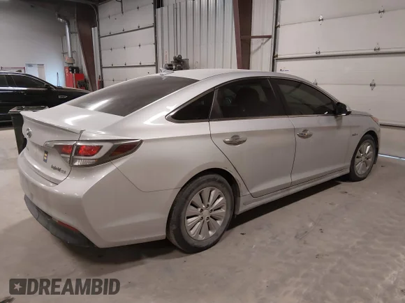 ✅ 2016 Hyundai Sonata SE • VIN: KMHE24L10GA010796 • Lot: 44201826. Wystawiony na IAAI z przebiegiem 120 789 mil. Bezpłatny archiwum sprzedaży aukcyjnych z USA i szczegółowy raport historii pojazdu na DreamBid. Zdjęcie 4.