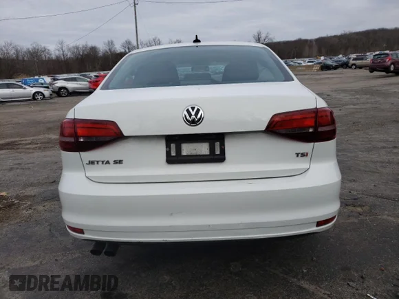 ✅ 2016 Volkswagen Jetta SE • VIN: 3VWD67AJ5GM294452 • Лот: 72965672. Опубліковано раніше на Copart з пробігом 71 902 миль. Безкоштовний доступ до архіву аукціонних продажів зі США та докладний звіт про історію автомобіля на DreamBid. Зображення 6.