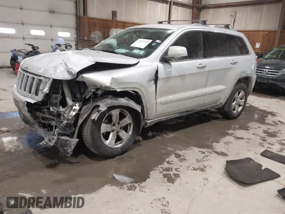 ✅ 2011 Jeep Grand Cherokee Laredo • VIN: 1J4RR4GG4BC737267 • Лот: 44317705. Опубліковано раніше на IAAI з пробігом 191 657 миль. Безкоштовний доступ до архіву аукціонних продажів зі США та докладний звіт про історію автомобіля на DreamBid. Зображення 2.
