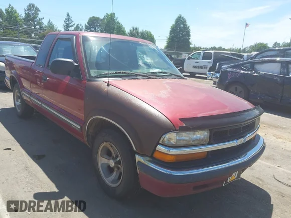 ✅ 2000 Chevrolet S-10 LS • VIN: 1GCCS19W2Y8131870 • Лот: 42331287. Опубликован ранее на IAAI с пробегом 202 064 миль. Бесплатный доступ к архиву аукционных продаж из США и подробный отчёт об истории автомобиля на DreamBid. Изображение 1.