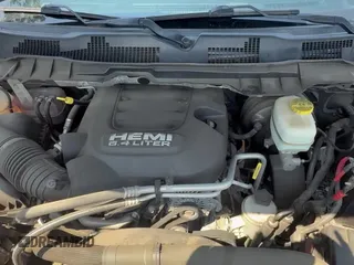 ✅ 2018 Ram 2500 Power Wagon • VIN: 3C6TR5EJ3JG389562 • Lot: 70377795. Wystawiony na Copart z przebiegiem 52 984 mil. Bezpłatny archiwum sprzedaży aukcyjnych z USA i szczegółowy raport historii pojazdu na DreamBid. Zdjęcie 11.