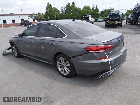 ✅ 2020 Volkswagen Passat SE • VIN: 1VWSA7A35LC011051 • Lot: 45284088. Wystawiony na IAAI z przebiegiem 123 399 mil. Bezpłatny archiwum sprzedaży aukcyjnych z USA i szczegółowy raport historii pojazdu na DreamBid. Zdjęcie 3.