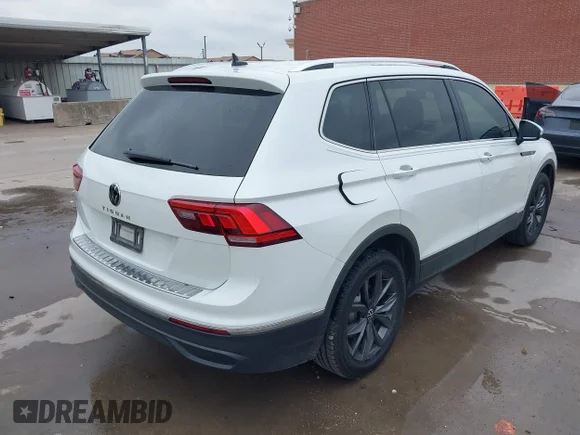 ✅ 2023 Volkswagen Tiguan SE • VIN: 3VV3B7AX5PM058836 • Lot: 43855439. Wystawiony na IAAI z przebiegiem 31 691 mil. Bezpłatny archiwum sprzedaży aukcyjnych z USA i szczegółowy raport historii pojazdu na DreamBid. Zdjęcie 4.