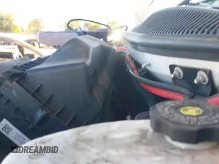 ✅ 2021 GMC Savana Cargo • VIN: 1GTW7AF70M1202109 • Lot: 40583972. Wystawiony na IAAI z przebiegiem 104 233 mil. Bezpłatny archiwum sprzedaży aukcyjnych z USA i szczegółowy raport historii pojazdu na DreamBid. Zdjęcie 19.