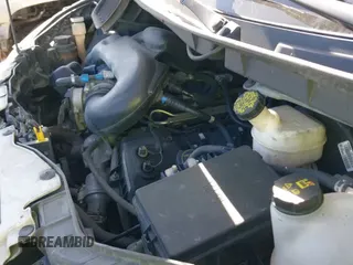 ✅ 2019 Ford Transit • VIN: 1FTYE1ZM7KKA43726 • Lot: 43512410. Wystawiony na IAAI z przebiegiem 202 236 mil. Bezpłatny archiwum sprzedaży aukcyjnych z USA i szczegółowy raport historii pojazdu na DreamBid. Zdjęcie 18.