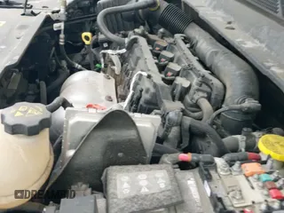 ✅ 2018 Jeep Compass Altitude • VIN: 3C4NJDBBXJT463583 • Lot: 42778529. Wystawiony na IAAI z przebiegiem 92 789 mil. Bezpłatny archiwum sprzedaży aukcyjnych z USA i szczegółowy raport historii pojazdu na DreamBid. Zdjęcie 19.