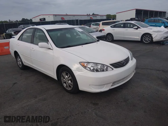 ✅ 2005 Toyota Camry XLE • VIN: 4T1BF32K55U094363 • Lot: 44716897. Listed on IAAI with 270,694 mi. Free auction sales archive from the USA and detailed vehicle history report at DreamBid. Image 1.