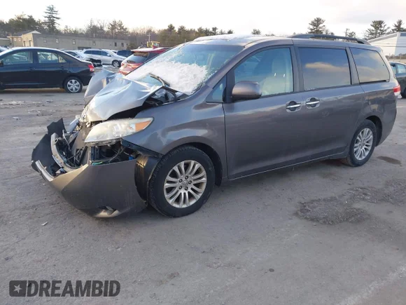 ✅ 2011 Toyota Sienna XLE • VIN: 5TDYK3DC3BS098055 • Лот: 43927033. Опубликован ранее на IAAI с пробегом 155 524 миль. Бесплатный доступ к архиву аукционных продаж из США и подробный отчёт об истории автомобиля на DreamBid. Изображение 2.