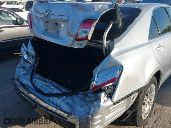 ✅ 2010 Toyota Camry • VIN: 4T1BF3EKXAU015677 • Lot: 44508740. Wystawiony na IAAI z przebiegiem 155 452 mil. Bezpłatny archiwum sprzedaży aukcyjnych z USA i szczegółowy raport historii pojazdu na DreamBid. Zdjęcie 6.
