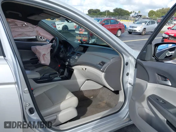 ✅ 2009 Honda Accord LX-P • VIN: 1HGCP26449A162513 • Lot: 44524593. Wystawiony na IAAI z przebiegiem 137 810 mil. Bezpłatny archiwum sprzedaży aukcyjnych z USA i szczegółowy raport historii pojazdu na DreamBid. Zdjęcie 5.