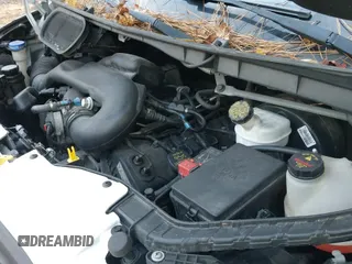 ✅ 2015 Ford Transit Cargo • VIN: 1FTNR2CM7FKA22645 • Lot: 43606203. Wystawiony na IAAI z przebiegiem 180 389 mil. Bezpłatny archiwum sprzedaży aukcyjnych z USA i szczegółowy raport historii pojazdu na DreamBid. Zdjęcie 18.