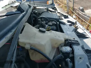 ✅ 2004 GMC Savana • VIN: 1GJHG39U841153921 • Lot: 42746631. Wystawiony na IAAI z przebiegiem 206 889 mil. Bezpłatny archiwum sprzedaży aukcyjnych z USA i szczegółowy raport historii pojazdu na DreamBid. Zdjęcie 12.