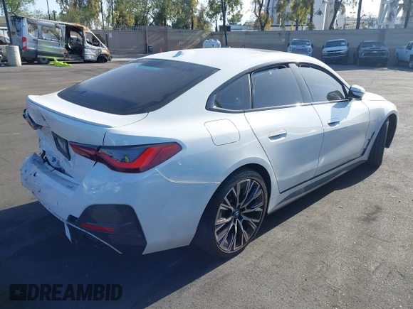 ✅ 2022 BMW 4 Series 430i • VIN: WBA63AV05NFM39342 • Lot: 44892931. Wystawiony na IAAI z przebiegiem 39 129 mil. Bezpłatny archiwum sprzedaży aukcyjnych z USA i szczegółowy raport historii pojazdu na DreamBid. Zdjęcie 4.