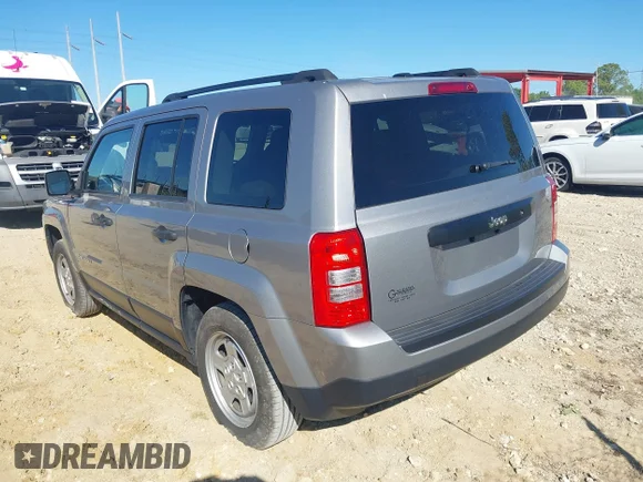 ✅ 2016 Jeep Patriot Sport • VIN: 1C4NJPBA5GD656361 • Lot: 41831986. Wystawiony na IAAI z przebiegiem 49 884 mil. Bezpłatny archiwum sprzedaży aukcyjnych z USA i szczegółowy raport historii pojazdu na DreamBid. Zdjęcie 3.