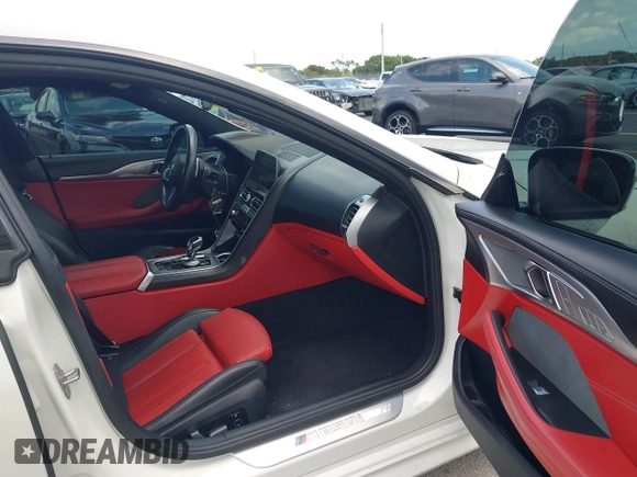 ✅ 2020 BMW 8 Series M850i • VIN: WBAGV8C01LCD46815 • Lot: 42297355. Wystawiony na IAAI z przebiegiem 45 260 mil. Bezpłatny archiwum sprzedaży aukcyjnych z USA i szczegółowy raport historii pojazdu na DreamBid. Zdjęcie 5.