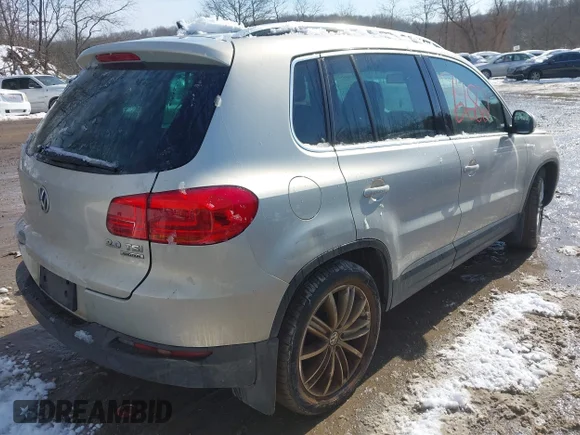✅ 2013 Volkswagen Tiguan S • VIN: WVGBV3AX9DW598563 • Lot: 44356682. Wystawiony na IAAI z przebiegiem 113 000 mil. Bezpłatny archiwum sprzedaży aukcyjnych z USA i szczegółowy raport historii pojazdu na DreamBid. Zdjęcie 4.