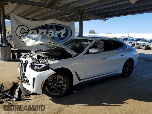 ✅ 2024 BMW i4 eDrive35 • VIN: WBY43AW05RFS74809 • Лот: 49907906. Опубликован ранее на Copart с пробегом Не указан. Бесплатный доступ к архиву аукционных продаж из США и подробный отчёт об истории автомобиля на DreamBid. Изображение 1.