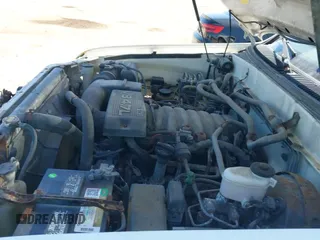 ✅ 2005 Toyota Sequoia SR5 • VIN: 5TDZT34A35S250677 • Lot: 42928548. Wystawiony na IAAI z przebiegiem 166 751 mil. Bezpłatny archiwum sprzedaży aukcyjnych z USA i szczegółowy raport historii pojazdu na DreamBid. Zdjęcie 12.