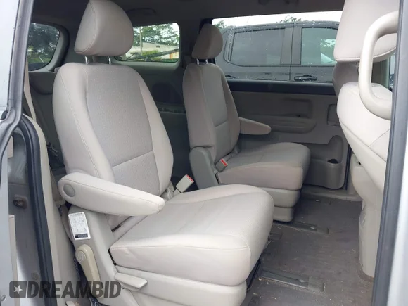 ✅ 2018 Kia Sedona LX • VIN: KNDMB5C16J6380232 • Lot: 45329027. Listed on IAAI with 70,495 mi. Free auction sales archive from the USA and detailed vehicle history report at DreamBid. Image 8.