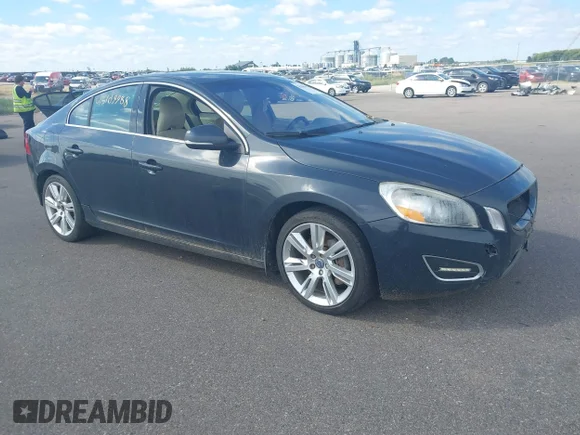 ✅ 2012 Volvo S60 T6 • VIN: YV1902FH8C2103783 • Lot: 43109988. Wystawiony na IAAI z przebiegiem 177 042 mil. Bezpłatny archiwum sprzedaży aukcyjnych z USA i szczegółowy raport historii pojazdu na DreamBid. Zdjęcie 1.