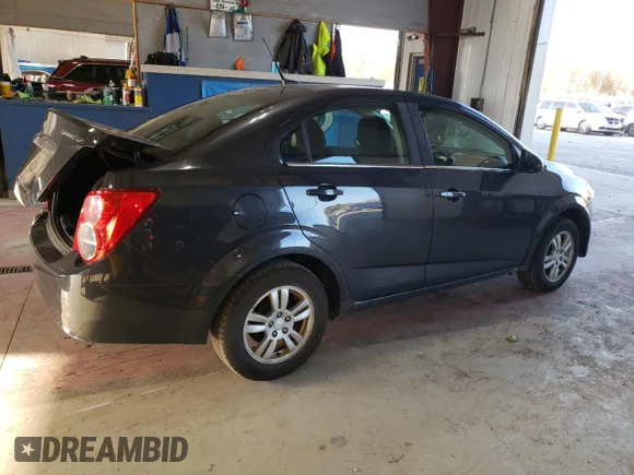 ✅ 2014 Chevrolet Sonic LT • VIN: 1G1JC5SG1E4156429 • Lot: 77309564. Wystawiony na Copart z przebiegiem 153 266 mil. Bezpłatny archiwum sprzedaży aukcyjnych z USA i szczegółowy raport historii pojazdu na DreamBid. Zdjęcie 3.