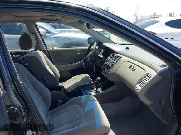 ✅ 2000 Honda Accord EX • VIN: JHMCG6670YC007572 • Lot: 44983780. Wystawiony na IAAI z przebiegiem 287 581 mil. Bezpłatny archiwum sprzedaży aukcyjnych z USA i szczegółowy raport historii pojazdu na DreamBid. Zdjęcie 5.