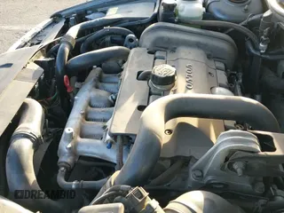 ✅ 2004 Volvo C70 • VIN: YV1NC62D94J049529 • Lot: 41668957. Wystawiony na IAAI z przebiegiem 100 110 mil. Bezpłatny archiwum sprzedaży aukcyjnych z USA i szczegółowy raport historii pojazdu na DreamBid. Zdjęcie 19.