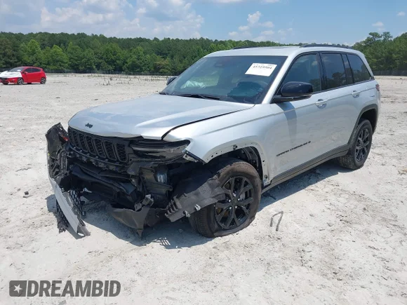 ✅ 2025 Jeep Grand Cherokee Laredo X • VIN: 1C4RJGAG4SC290155 • Lot: 45319504. Listed on IAAI with 33,186 mi. Free auction sales archive from the USA and detailed vehicle history report at DreamBid. Image 2.