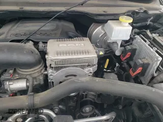 ✅ 2020 Ram 1500 Laramie • VIN: 1C6SRFJTXLN274752 • Lot: 89617295. Wystawiony na Copart z przebiegiem 93 567 mil. Bezpłatny archiwum sprzedaży aukcyjnych z USA i szczegółowy raport historii pojazdu na DreamBid. Zdjęcie 14.