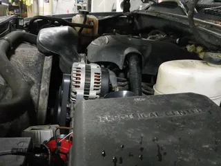 ✅ 2002 GMC Sierra 2500HD SLT • VIN: 1GTHK29U92E215803 • Лот: 41704668. Опубликован ранее на IAAI с пробегом 156 511 миль. Бесплатный доступ к архиву аукционных продаж из США и подробный отчёт об истории автомобиля на DreamBid. Изображение 19.