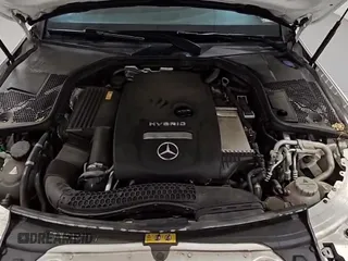 ✅ 2018 Mercedes-Benz C 350e • VIN: 55SWF4HB9JU243670 • Lot: 49882275. Wystawiony na Copart z przebiegiem 88 357 mil. Bezpłatny archiwum sprzedaży aukcyjnych z USA i szczegółowy raport historii pojazdu na DreamBid. Zdjęcie 15.