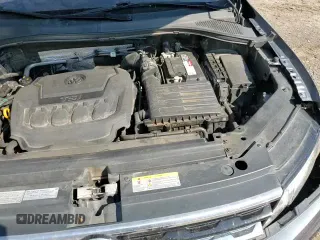 ✅ 2020 Volkswagen Tiguan SE • VIN: 3VV2B7AX3LM162795 • Lot: 84210775. Wystawiony na Copart z przebiegiem 119 551 mil. Bezpłatny archiwum sprzedaży aukcyjnych z USA i szczegółowy raport historii pojazdu na DreamBid. Zdjęcie 16.