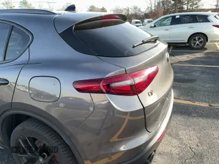 ✅ 2019 Alfa Romeo Stelvio Sport • VIN: ZASPAKAN5K7C65788 • Lot: 92165315. Wystawiony na Copart z przebiegiem 121 500 mil. Bezpłatny archiwum sprzedaży aukcyjnych z USA i szczegółowy raport historii pojazdu na DreamBid. Zdjęcie 11.