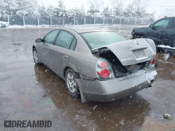 ✅ 2005 Nissan Altima SL • VIN: 1N4AL11D05N915689 • Lot: 43655779. Wystawiony na IAAI z przebiegiem 141 622 mil. Bezpłatny archiwum sprzedaży aukcyjnych z USA i szczegółowy raport historii pojazdu na DreamBid. Zdjęcie 3.