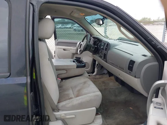 ✅ 2011 GMC Sierra 1500 SLE • VIN: 1GTR1VE09BZ366693 • Lot: 44824854. Wystawiony na IAAI z przebiegiem 177 946 mil. Bezpłatny archiwum sprzedaży aukcyjnych z USA i szczegółowy raport historii pojazdu na DreamBid. Zdjęcie 5.