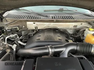 ✅ 2017 Ford Expedition XLT • VIN: 1FMJU1HT0HEA13077 • Лот: 92319295. Опубликован ранее на Copart с пробегом 125 476 миль. Бесплатный доступ к архиву аукционных продаж из США и подробный отчёт об истории автомобиля на DreamBid. Изображение 11.