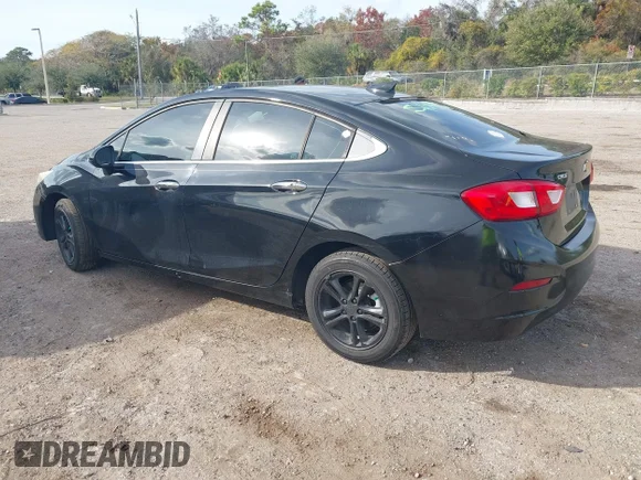 ✅ 2018 Chevrolet Cruze LT • VIN: 1G1BE5SM5J7107568 • Lot: 44118510. Wystawiony na IAAI z przebiegiem 102 433 mil. Bezpłatny archiwum sprzedaży aukcyjnych z USA i szczegółowy raport historii pojazdu na DreamBid. Zdjęcie 3.