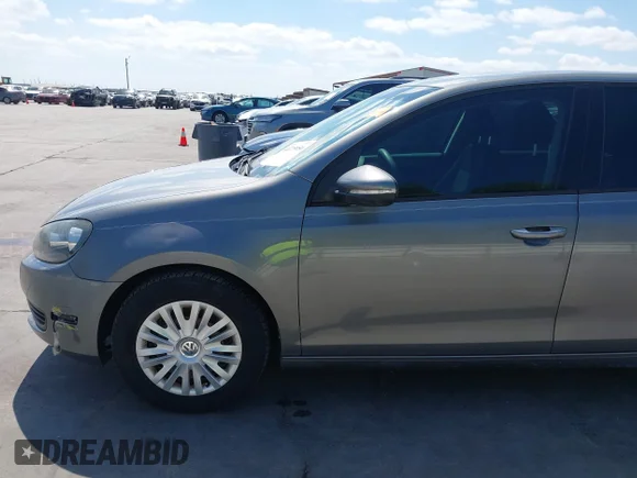 ✅ 2013 Volkswagen Golf • VIN: WVWDB7AJXDW020268 • Лот: 44715950. Опубліковано раніше на IAAI з пробігом 61 014 миль. Безкоштовний доступ до архіву аукціонних продажів зі США та докладний звіт про історію автомобіля на DreamBid. Зображення 6.