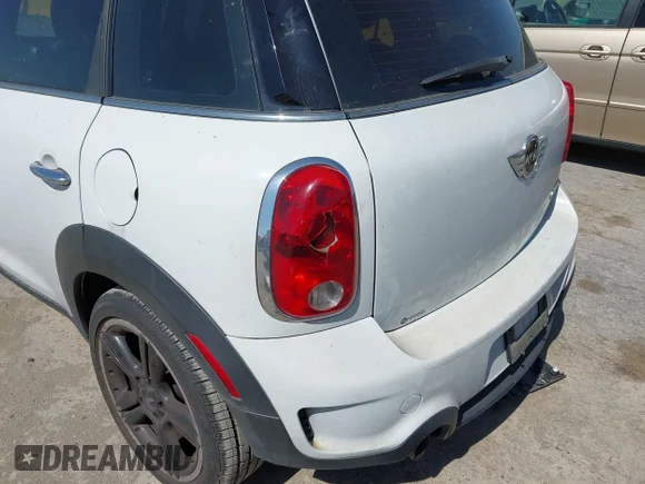 ✅ 2011 MINI Countryman S • VIN: WMWZC3C50BWM26002 • Lot: 42383758. Wystawiony na IAAI z przebiegiem 188 443 mil. Bezpłatny archiwum sprzedaży aukcyjnych z USA i szczegółowy raport historii pojazdu na DreamBid. Zdjęcie 6.