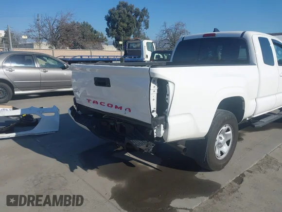 ✅ 2023 Toyota Tacoma SR • VIN: 3TYSX5EN6PT021601 • Lot: 44166346. Wystawiony na IAAI z przebiegiem 29 748 mil. Bezpłatny archiwum sprzedaży aukcyjnych z USA i szczegółowy raport historii pojazdu na DreamBid. Zdjęcie 6.