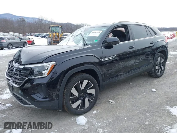 ✅ 2024 Volkswagen Atlas SE • VIN: 1V2HE2CA3RC201681 • Лот: 44245250. Опубліковано раніше на IAAI з пробігом 12 125 миль. Безкоштовний доступ до архіву аукціонних продажів зі США та докладний звіт про історію автомобіля на DreamBid. Зображення 2.