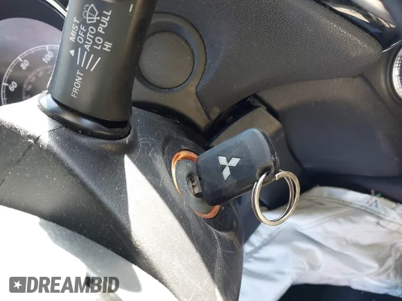 ✅ 2022 Mitsubishi Outlander ES • VIN: JA4ARUAU9NU016825 • Lot: 44263917. Wystawiony na IAAI z przebiegiem 32 027 mil. Bezpłatny archiwum sprzedaży aukcyjnych z USA i szczegółowy raport historii pojazdu na DreamBid. Zdjęcie 11.