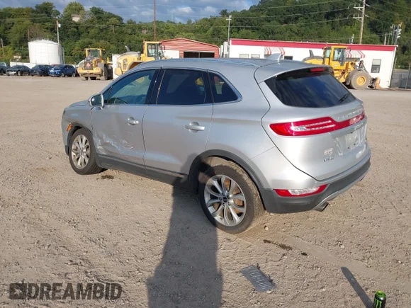 ✅ 2015 Lincoln MKC • VIN: 5LMCJ1A90FUJ47927 • Lot: 43104396. Wystawiony na IAAI z przebiegiem 54 701 mil. Bezpłatny archiwum sprzedaży aukcyjnych z USA i szczegółowy raport historii pojazdu na DreamBid. Zdjęcie 3.