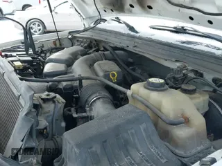 ✅ 2008 Ford F-250 XL • VIN: 1FTSX21598EC82566 • Lot: 41617538. Wystawiony na IAAI z przebiegiem 166 479 mil. Bezpłatny archiwum sprzedaży aukcyjnych z USA i szczegółowy raport historii pojazdu na DreamBid. Zdjęcie 19.