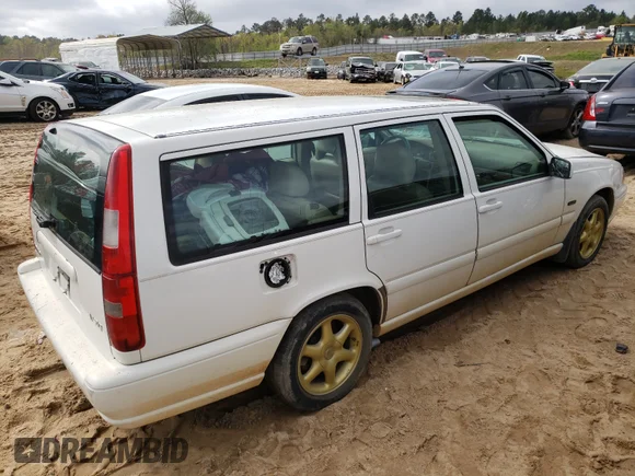 ✅ 1998 Volvo V70 • VIN: YV1LW5581W2459259 • Лот: 38167141. Опубліковано раніше на Copart з пробігом 224 480 миль. Безкоштовний доступ до архіву аукціонних продажів зі США та докладний звіт про історію автомобіля на DreamBid. Зображення 4.