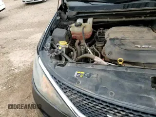 ✅ 2017 Chrysler Pacifica LX • VIN: 2C4RC1CG0HR591526 • Lot: 81296355. Listed on Copart with 142,471 mi. Free auction sales archive from the USA and detailed vehicle history report at DreamBid. Image 14.