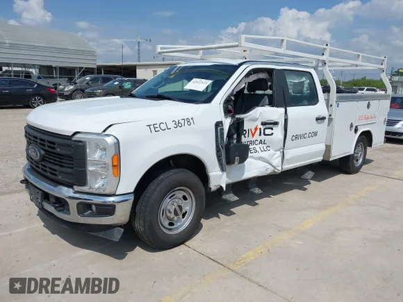✅ 2023 Ford F-250 XL • VIN: 1FT7W2AA6PED78580 • Lot: 42412515. Wystawiony na IAAI z przebiegiem 46 416 mil. Bezpłatny archiwum sprzedaży aukcyjnych z USA i szczegółowy raport historii pojazdu na DreamBid. Zdjęcie 2.