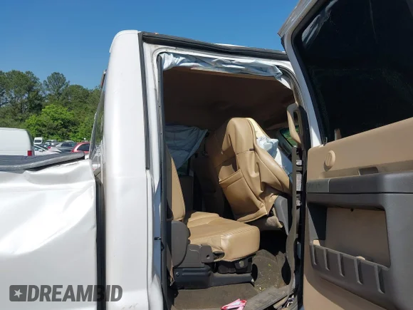 ✅ 2015 Ford F-250 Lariat • VIN: 1FT7W2BT1FEA79870 • Lot: 44924290. Wystawiony na IAAI z przebiegiem 222 022 mil. Bezpłatny archiwum sprzedaży aukcyjnych z USA i szczegółowy raport historii pojazdu na DreamBid. Zdjęcie 8.