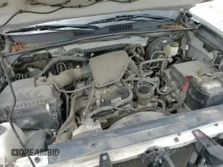 ✅ 2017 Toyota Tacoma SR • VIN: 5TFAX5GN1HX092401 • Lot: 63848625. Wystawiony na Copart z przebiegiem 99 250 mil. Bezpłatny archiwum sprzedaży aukcyjnych z USA i szczegółowy raport historii pojazdu na DreamBid. Zdjęcie 16.